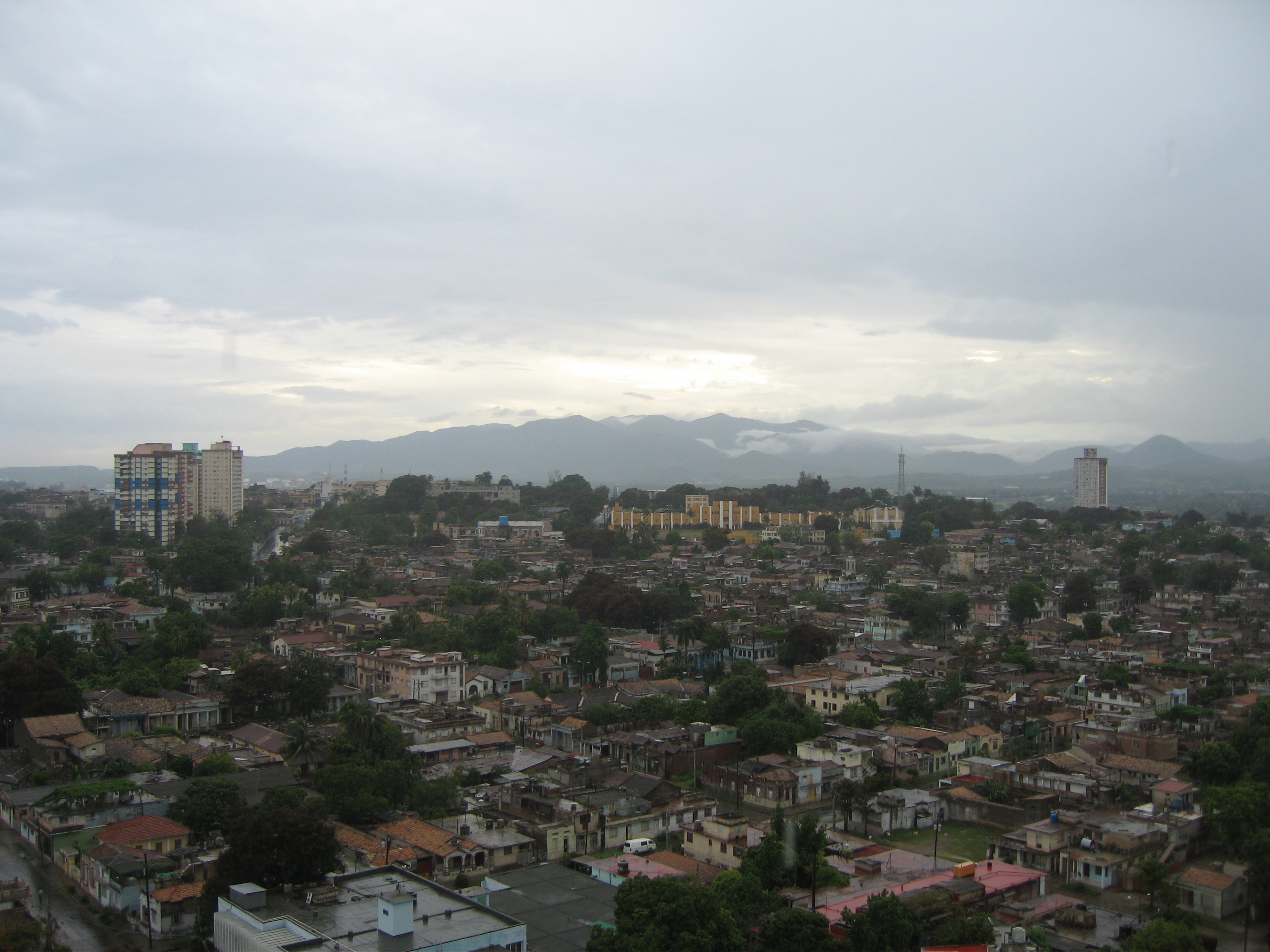 Ein Bick über die Stadt von Santiago de Cuba